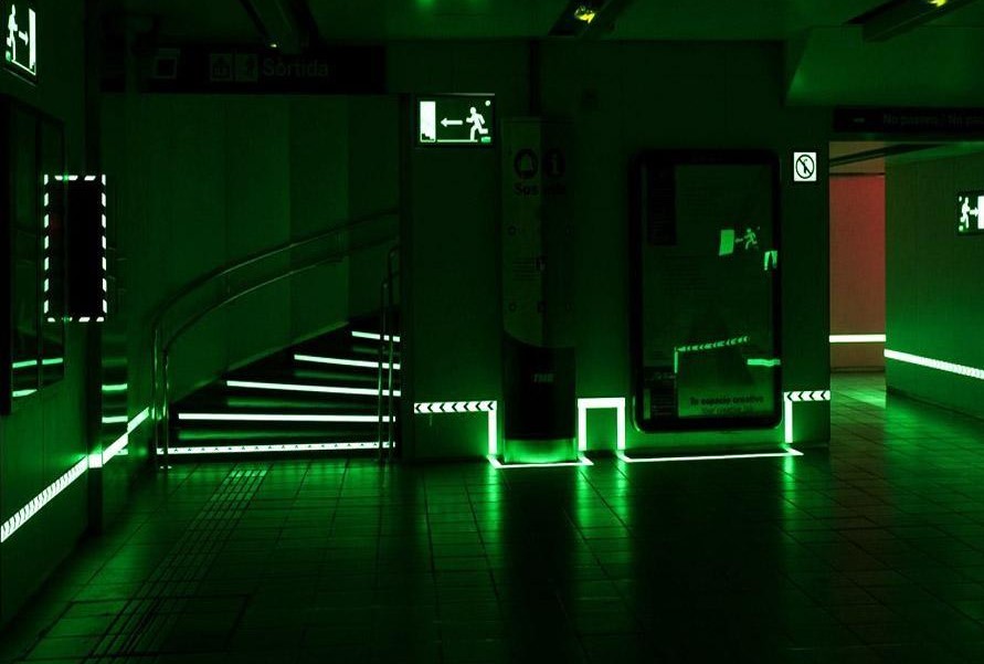 Emergency lighting installation